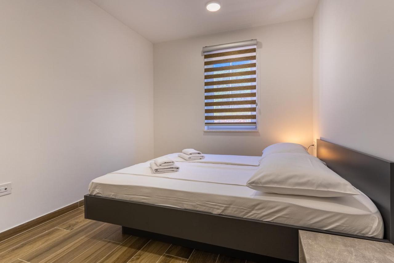 Apartman Vischetti Крес Екстериор снимка
