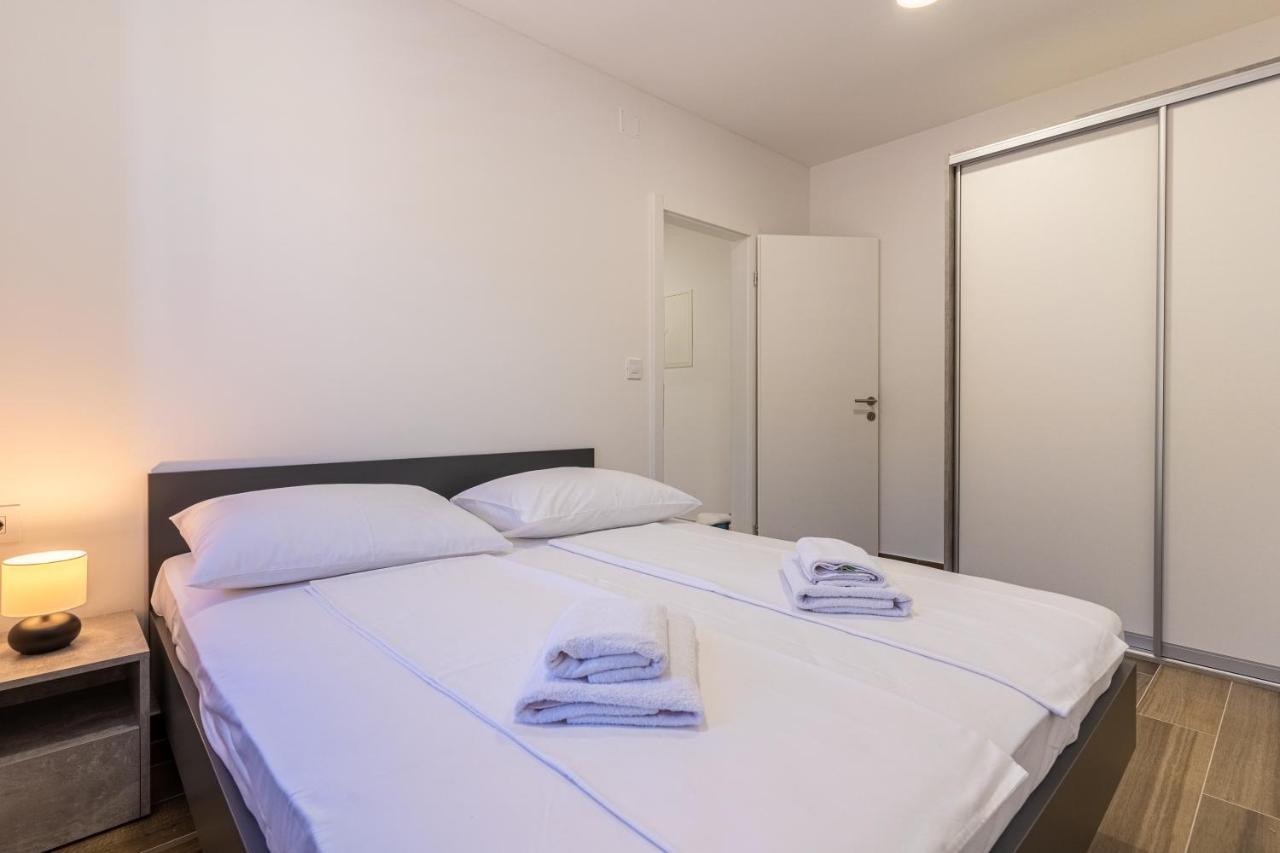 Apartman Vischetti Крес Екстериор снимка